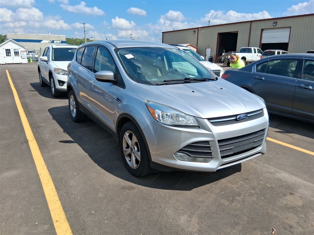 Used 2015 Ford Escape SE with VIN 1FMCU0GX3FUB04452 for sale in Apple Creek, OH